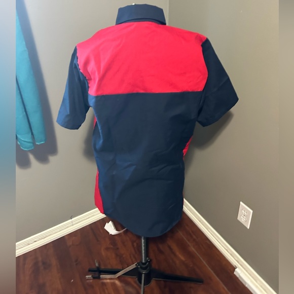 Red Kap Short Sleeve Crew Shirt. NWOT size medium. - Picture 2 of 6